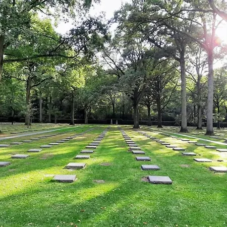 In Near The Marina Daire