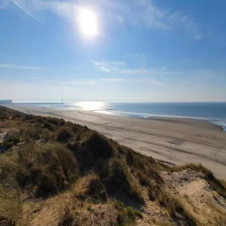 In Near The Marina * Nieuport